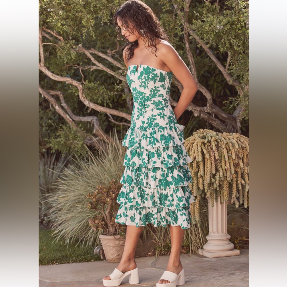 Lulu's Strapless Green Floral Tiered Dress
